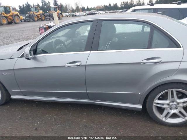 Mercedes-Benz E 500 550/4MATIC/HARMAN-KARDON/ПОДРЕВ-ОБДУХВАНЕ/НАВИ/, снимка 4 - Автомобили и джипове - 48239842