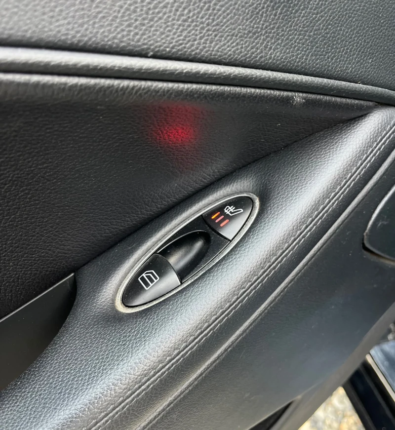 Mercedes-Benz CLS 320 224HP* ПЕЧКА* ШИБЕДАХ* FULL MAX* СОБСТВЕН ЛИЗИНГ - 14999 лв. - 97871678 | Car24.bg