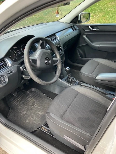 Skoda Rapid, снимка 5 - Автомобили и джипове - 53856602