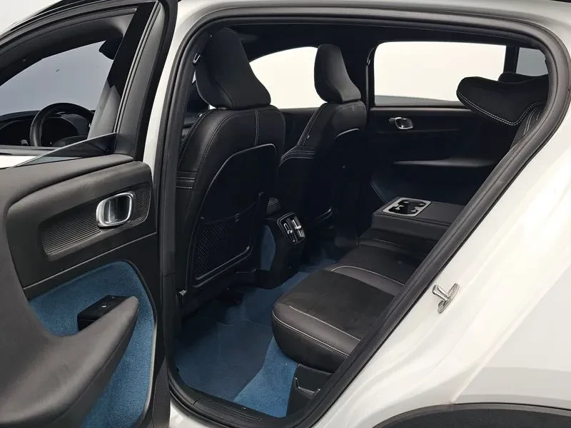 Volvo C40 САМО 30% АВАНС, снимка 12 - Автомобили и джипове - 56533682