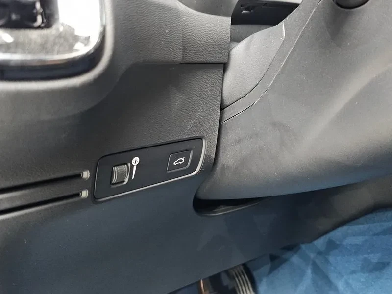 Volvo C40 САМО 30% АВАНС, снимка 14 - Автомобили и джипове - 56533682