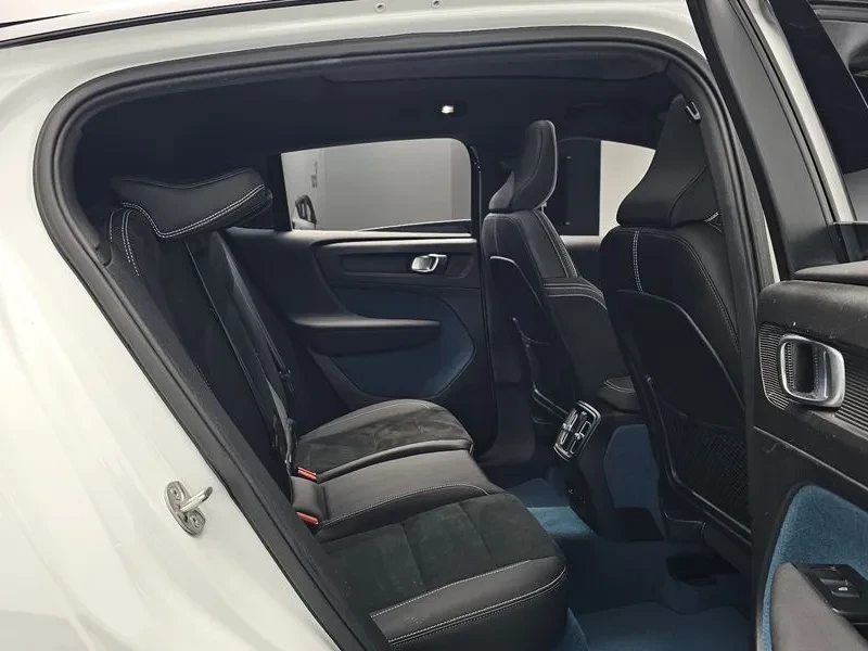Volvo C40 САМО 30% АВАНС, снимка 11 - Автомобили и джипове - 56533682