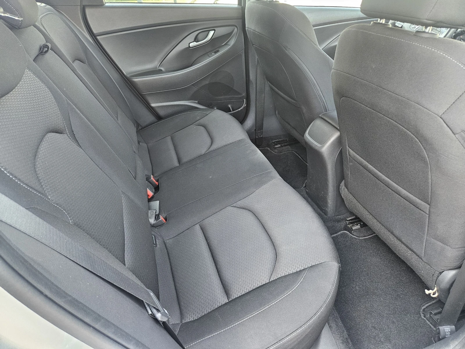 Hyundai I30 1.4i AUTOMATIC swiss edition  - изображение 9