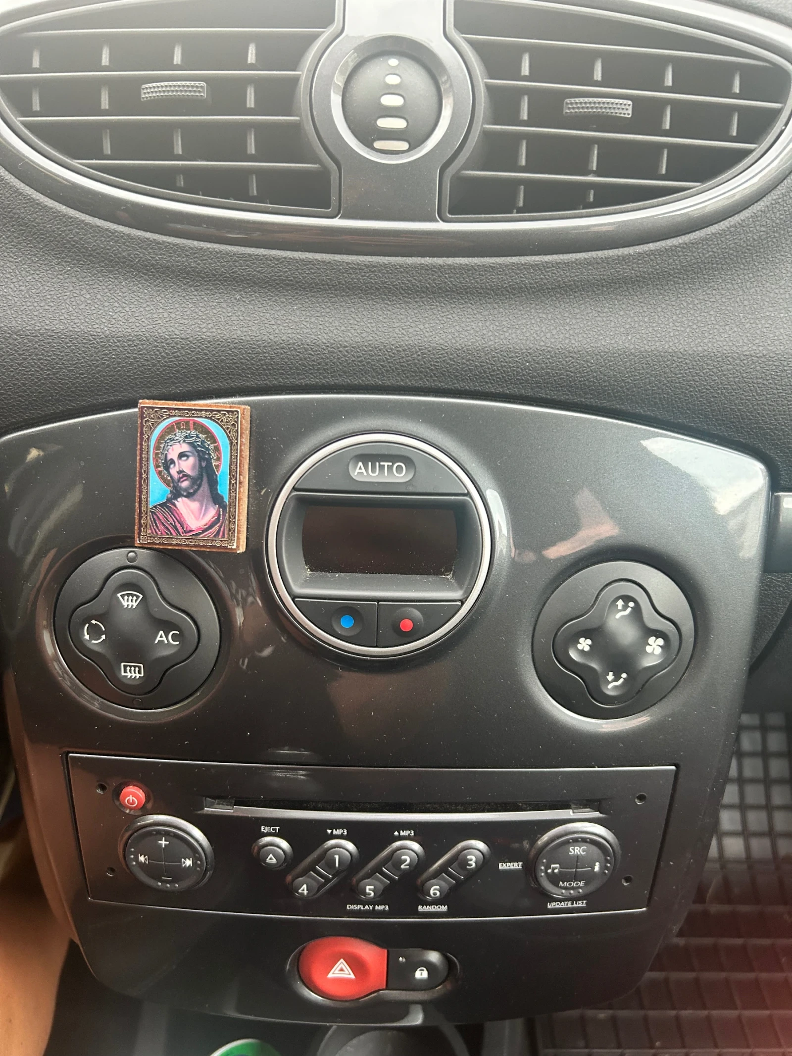 Renault Clio 1.2 - изображение 9