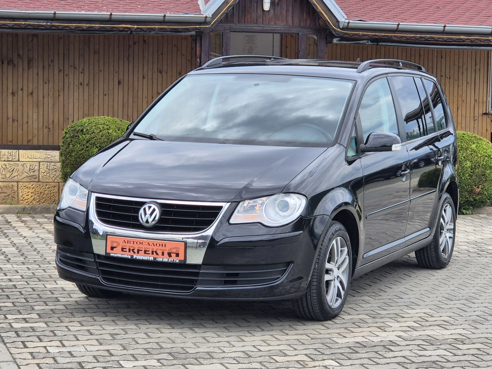 VW Touran 2.0TDI 140к.с Автомат ВММ - изображение 2