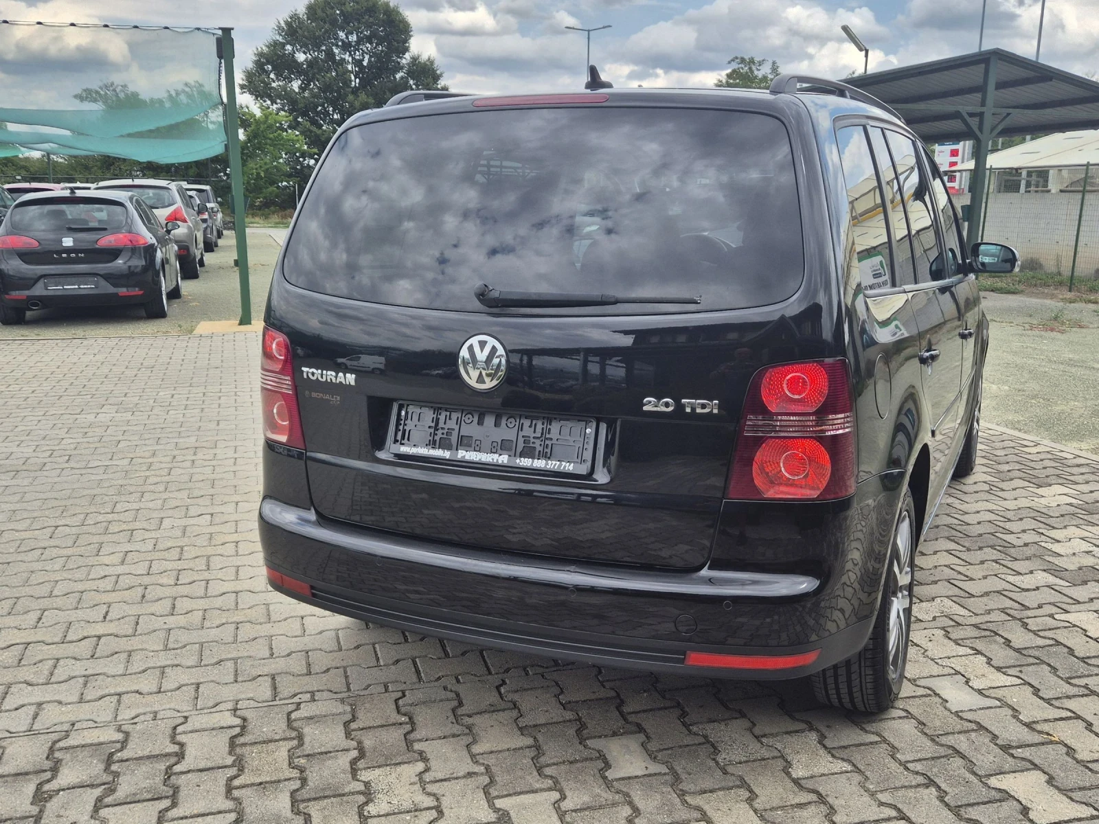 VW Touran 2.0TDI 140к.с Автомат ВММ - изображение 8