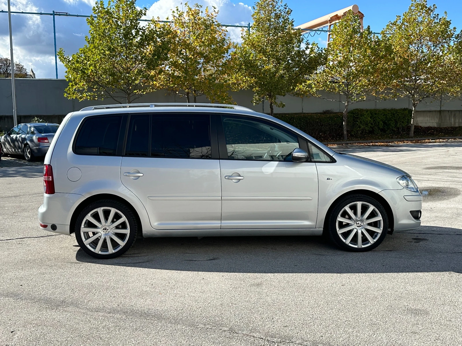 VW Touran R line 1.4i 170 .. / | Mobile.bg   5