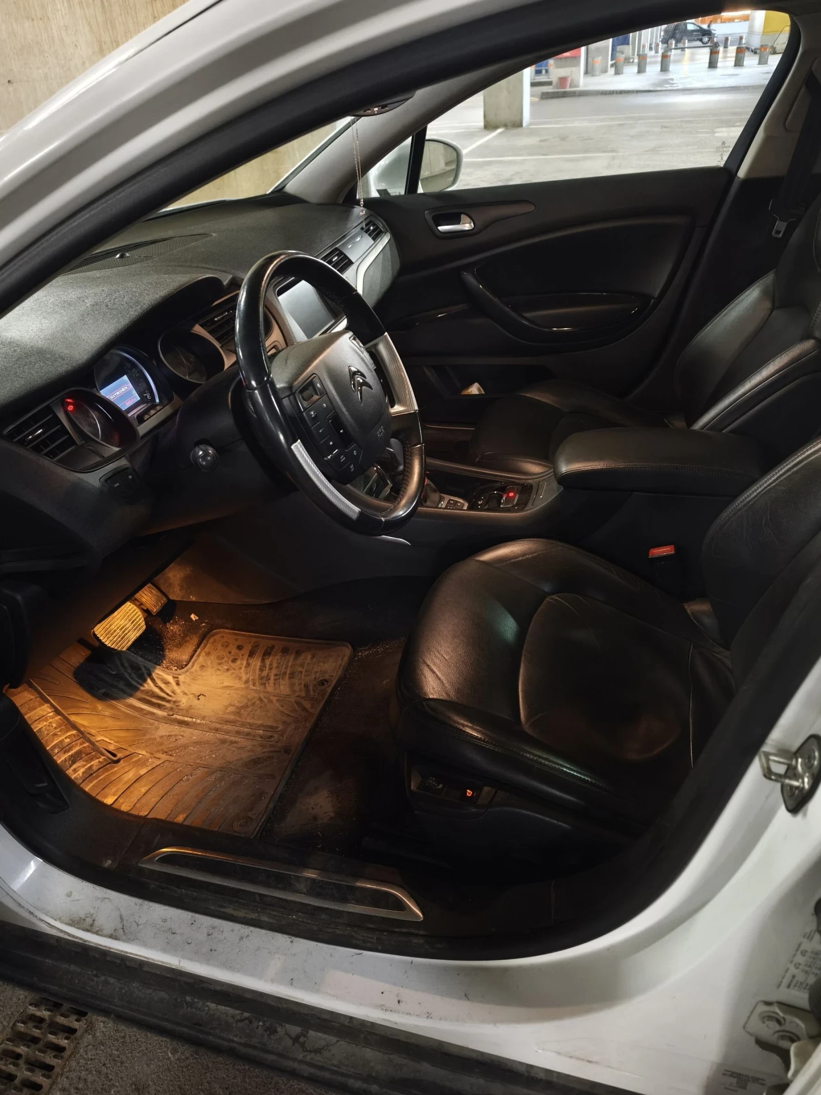 Citroen C5 3.0 HDi - BiTurbo, снимка 8 - Автомобили и джипове - 53910332