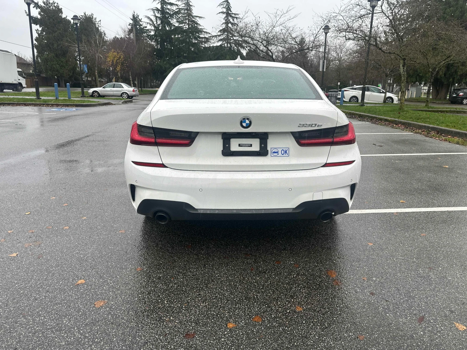 BMW 330 E HYBRID * M PAKET * PANORAMA * CARFAX * , снимка 5 - Автомобили и джипове - 54141531