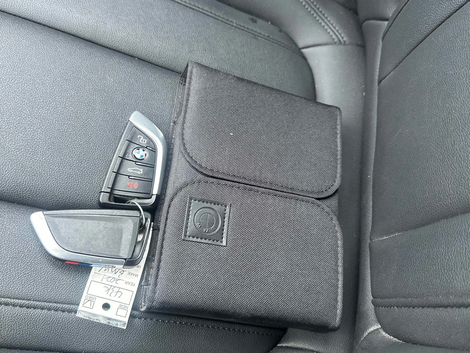 BMW 330 E HYBRID * M PAKET * PANORAMA * CARFAX * , снимка 12 - Автомобили и джипове - 54141531