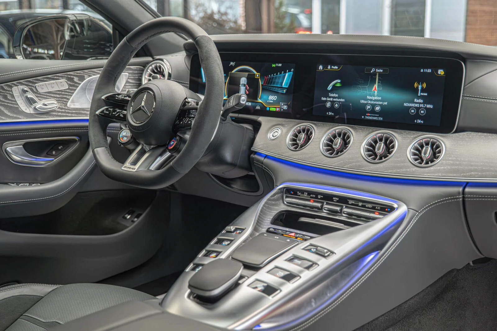 Mercedes-Benz AMG GT 63S/E-Performance/Burm/HuD/Обдух/Cerami/China blau, снимка 11 - Автомобили и джипове - 54455632
