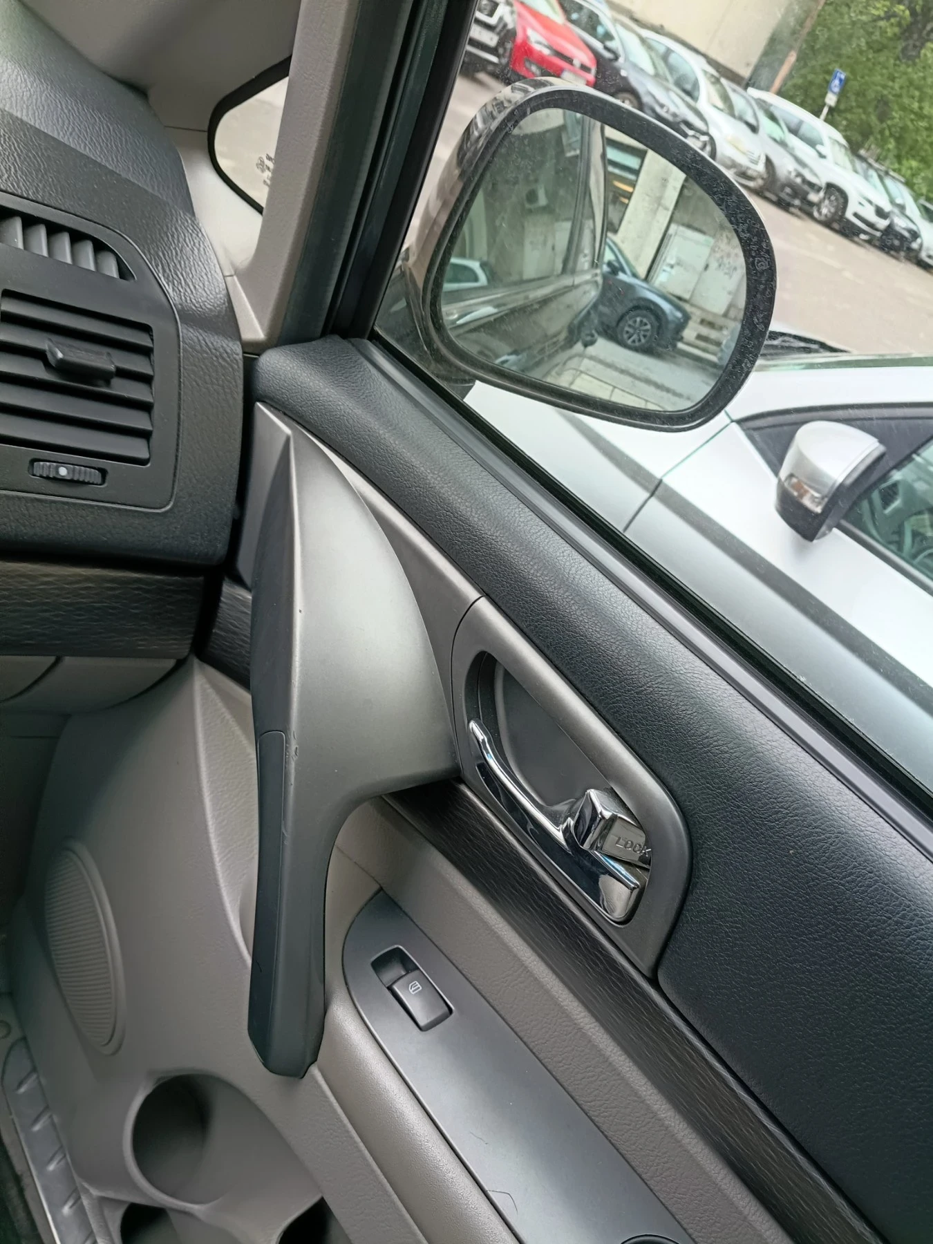 SsangYong Rodius 7 места, снимка 7 - Автомобили и джипове - 54645599