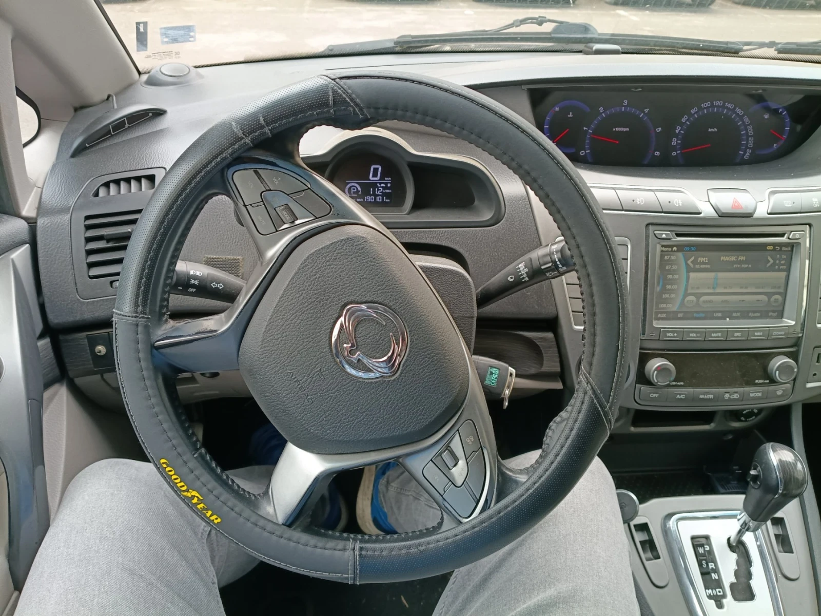 SsangYong Rodius 7 места, снимка 6 - Автомобили и джипове - 54645599