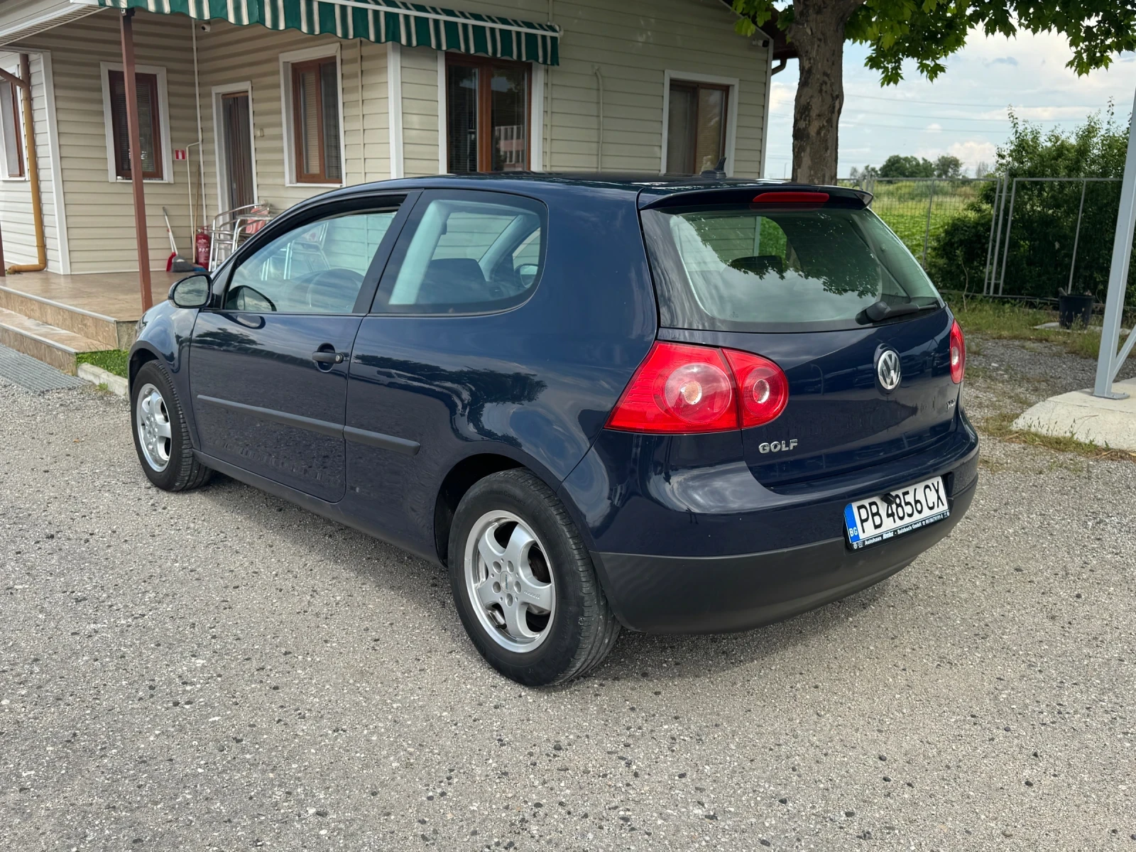 VW Golf 1.9TDI 105к.с Ръчка климатроник Регистриран, снимка 6 - Автомобили и джипове - 54765616