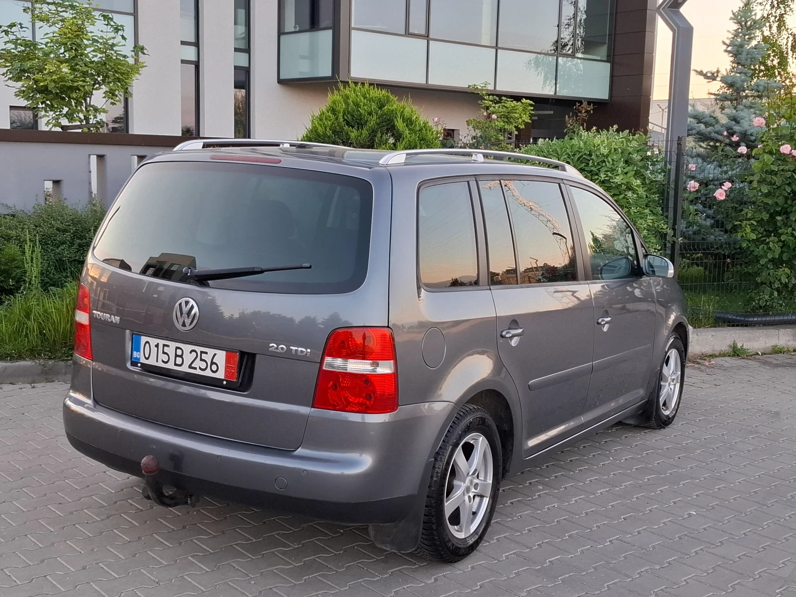 VW Touran 2.0TDI* (140кс)* 5-СКОРОСТИ* HOB BHOC* * , снимка 13 - Автомобили и джипове - 54839868