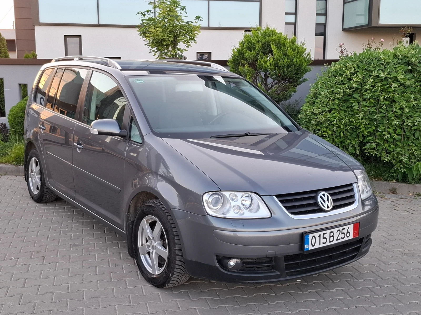 VW Touran 2.0TDI* (140кс)* 5-СКОРОСТИ* HOB BHOC* * , снимка 10 - Автомобили и джипове - 54839868