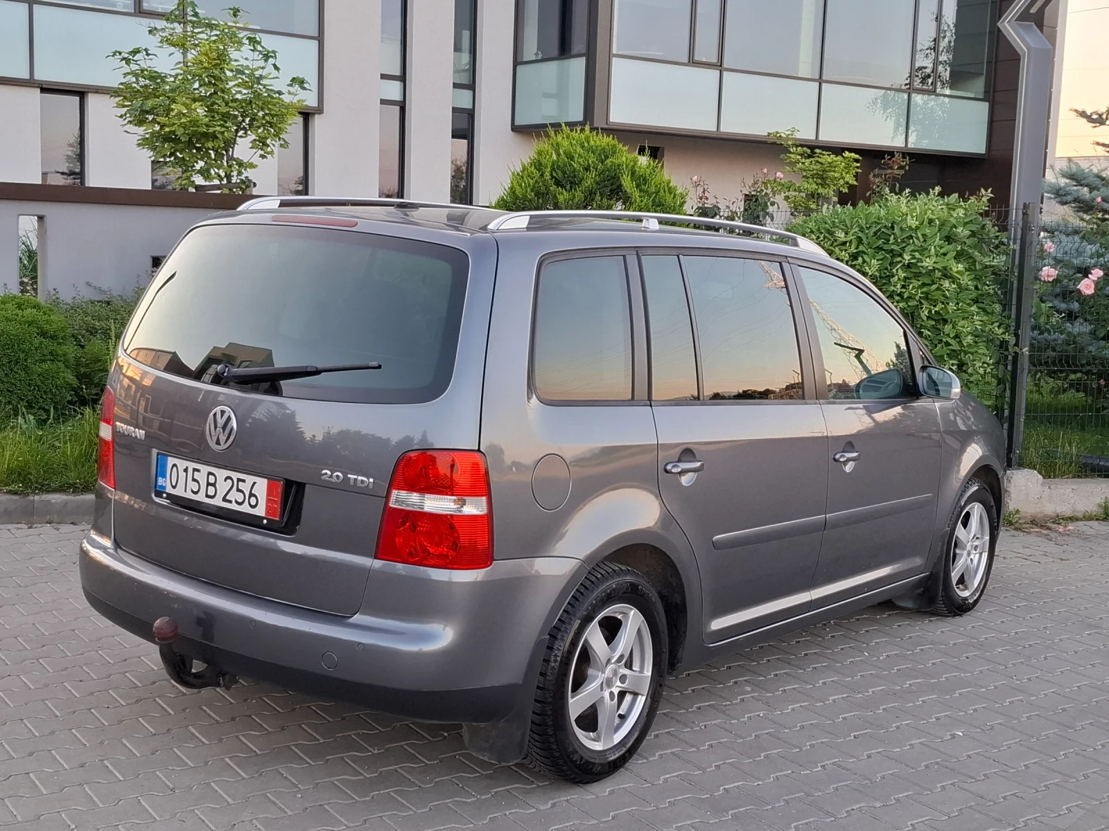 VW Touran 2.0TDI* (140кс)* 5-СКОРОСТИ* HOB BHOC* * , снимка 14 - Автомобили и джипове - 54839868