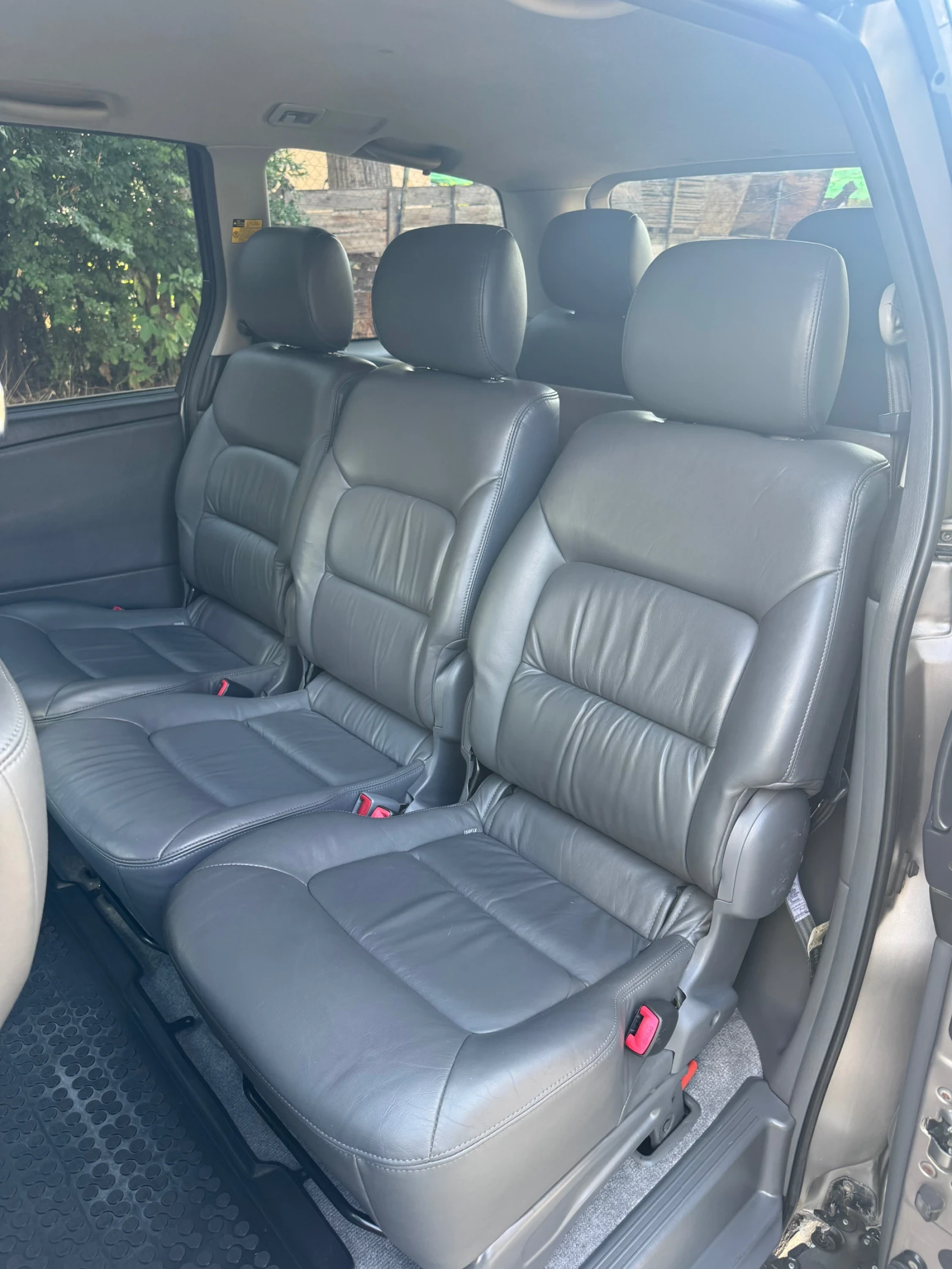 Toyota Previa 2.0D4D, снимка 10 - Автомобили и джипове - 55619464