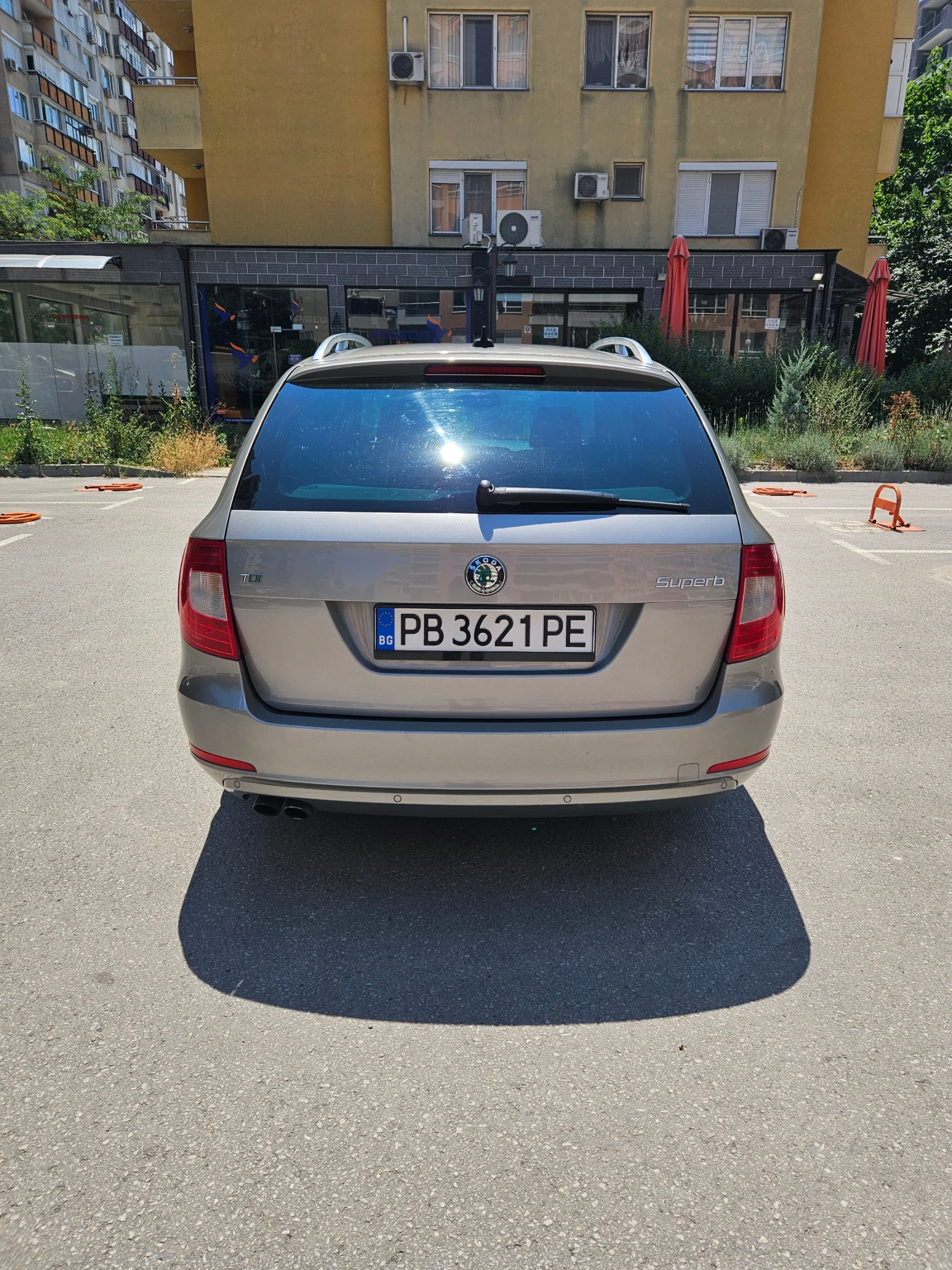 Skoda Superb 2. 0 tdi 140 k. s. , снимка 5 - Автомобили и джипове - 55798095