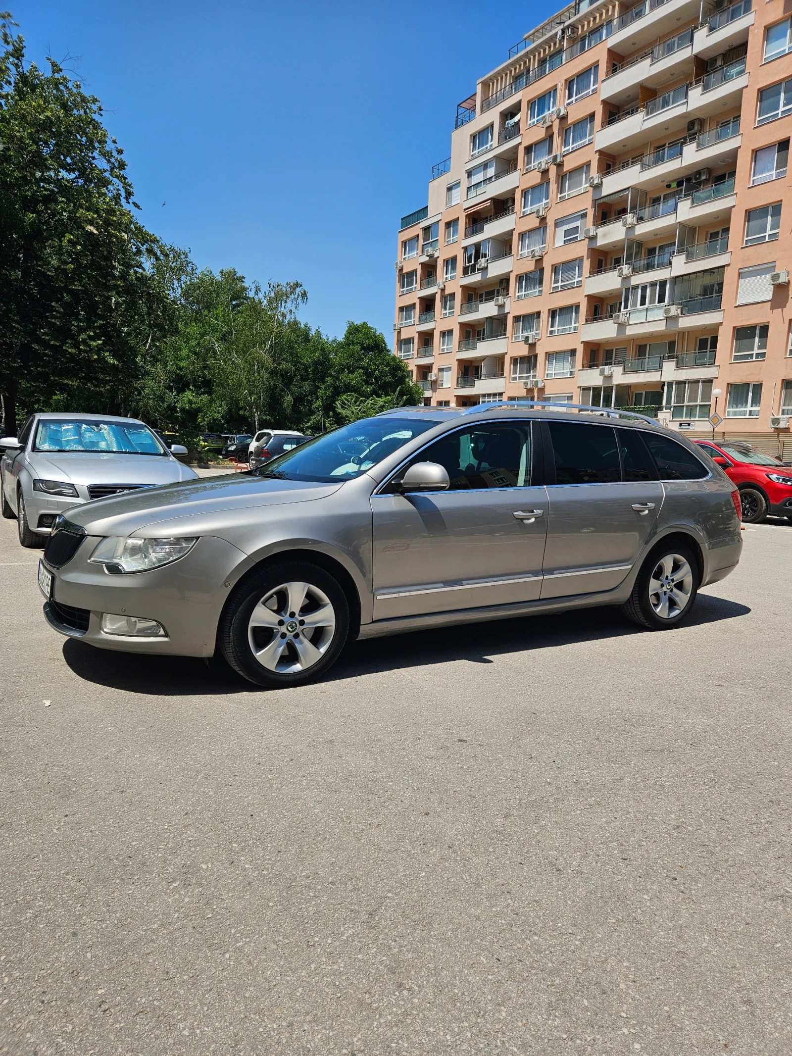 Skoda Superb 2. 0 tdi 140 k. s. , снимка 17 - Автомобили и джипове - 55798095
