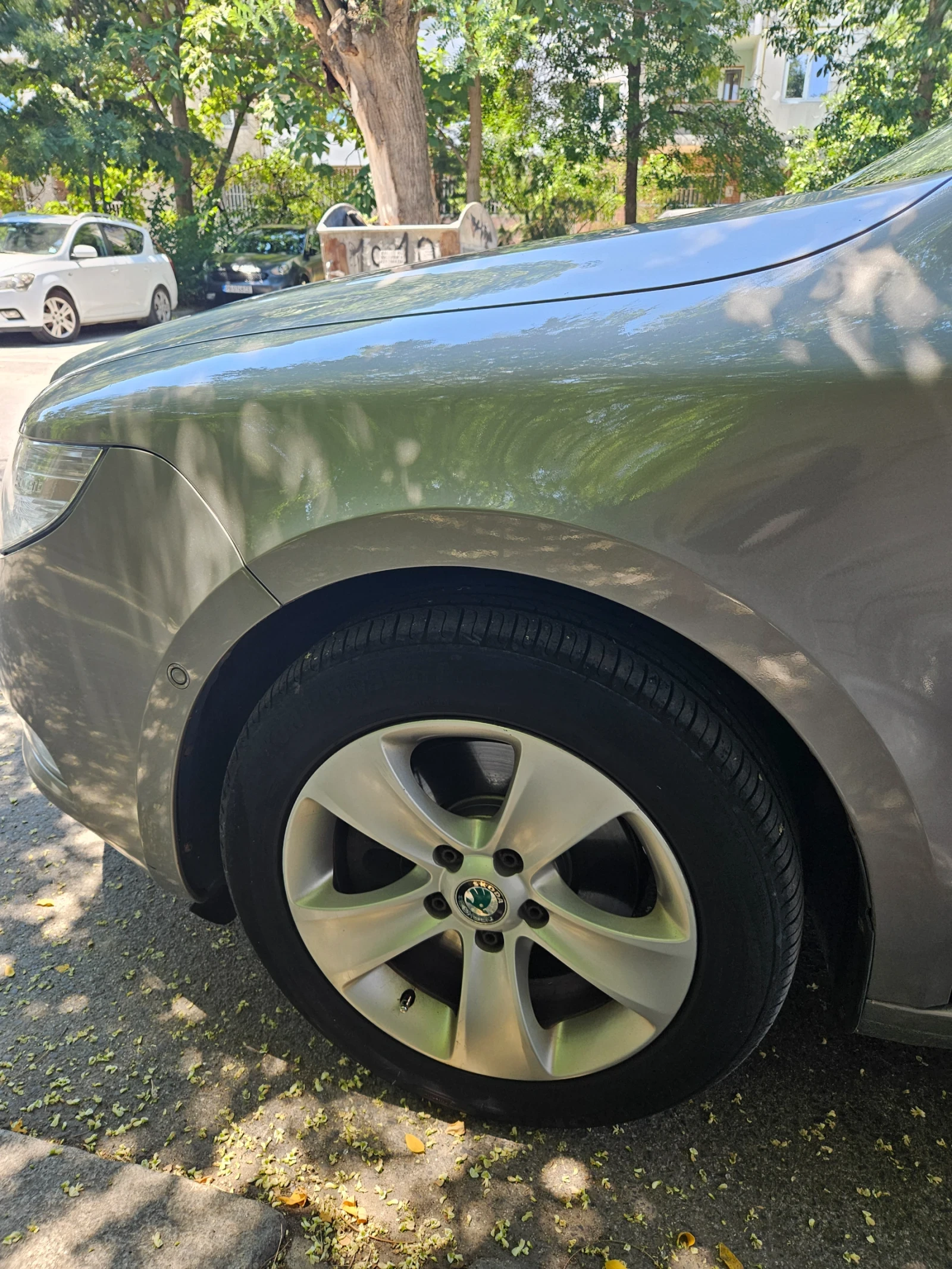 Skoda Superb 2. 0 tdi 140 k. s. , снимка 7 - Автомобили и джипове - 55798095