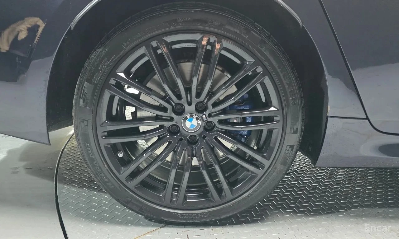 BMW 540 xDrive M Sport Plus * ОБДУХВАНЕ * ДИСТРОНИК * B&W, снимка 5 - Автомобили и джипове - 55833985