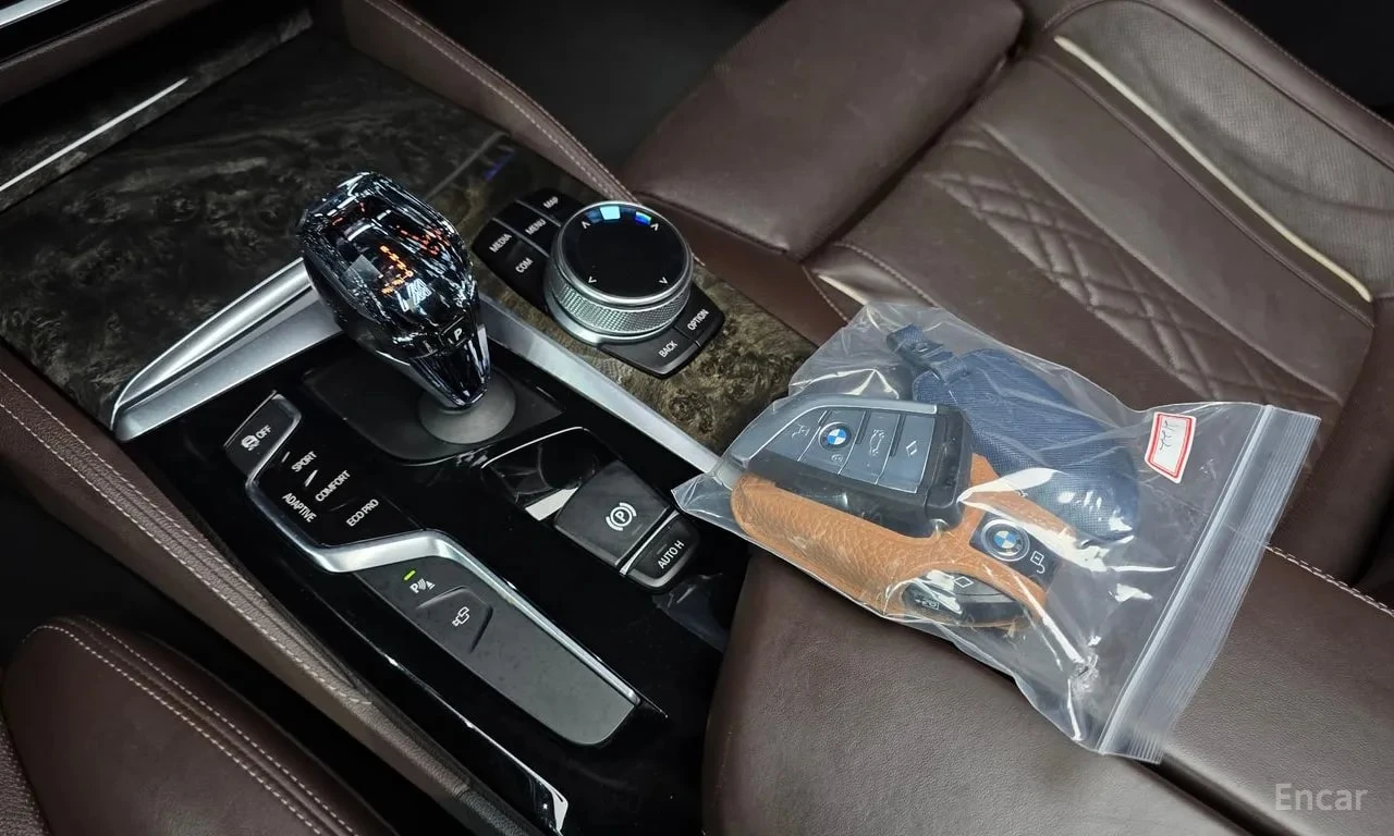 BMW 540 xDrive M Sport Plus * ОБДУХВАНЕ * ДИСТРОНИК * B&W, снимка 9 - Автомобили и джипове - 55833985