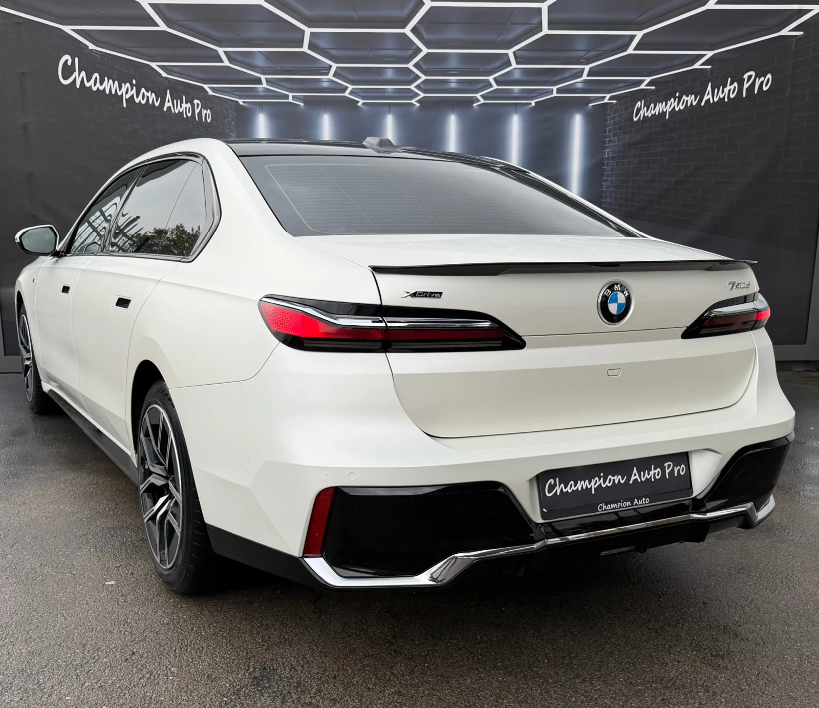 BMW 740 XDrive M-Packet FULL, снимка 4 - Автомобили и джипове - 56657584
