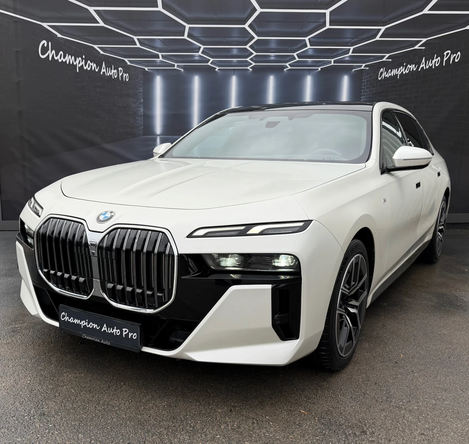 BMW 740 XDrive M-Packet FULL