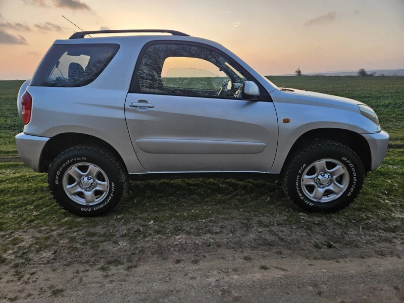 Toyota Rav4 2.0, снимка 11 - Автомобили и джипове - 48921096