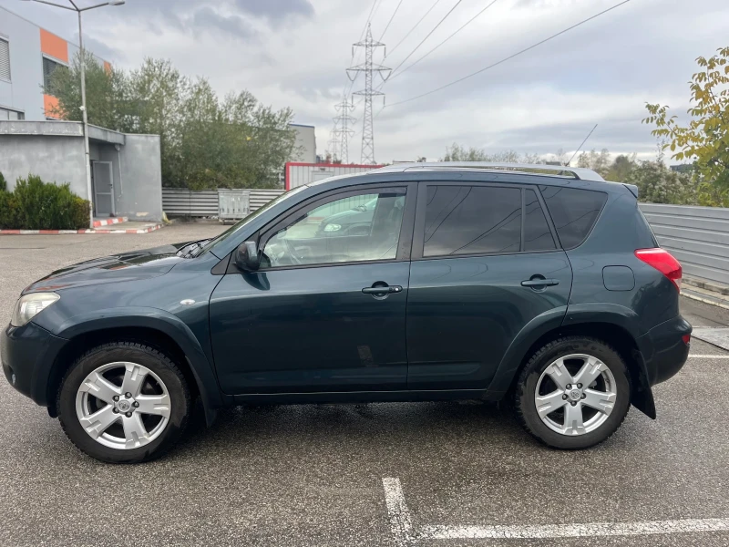 Toyota Rav4 2.2 D-CAT, снимка 3 - Автомобили и джипове - 52017360