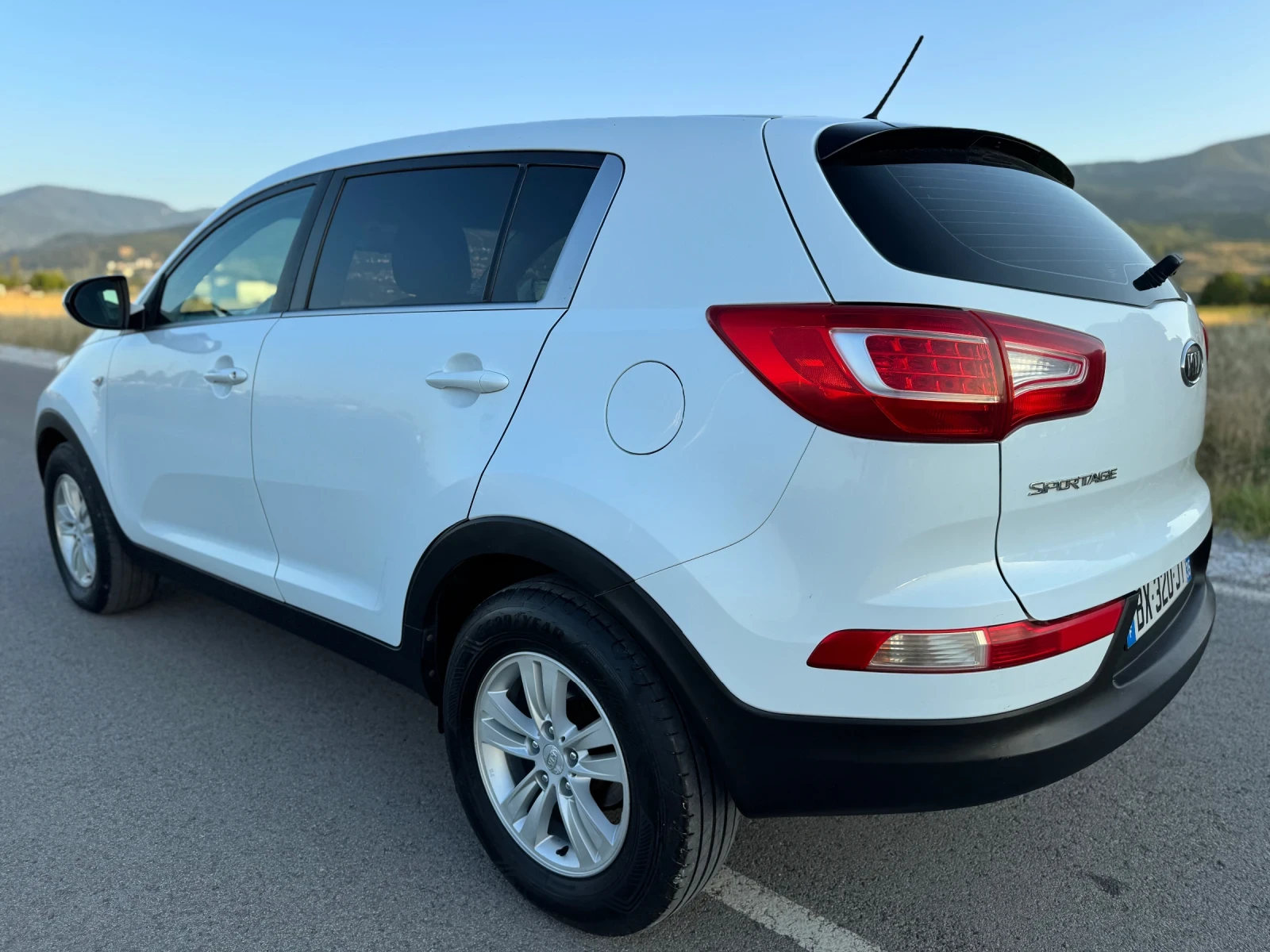 Kia Sportage 1.7 CRDi - изображение 6