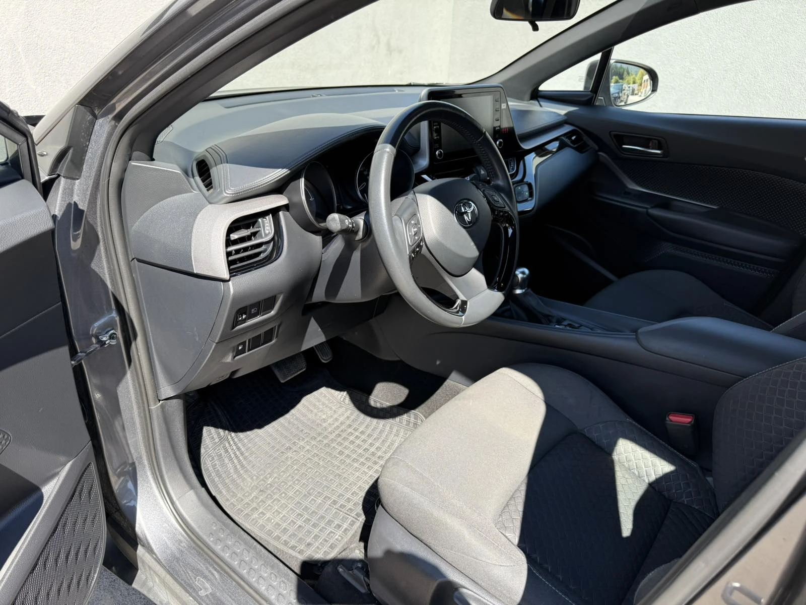 Toyota C-HR FACELIFT 1.8 HYBRID e-CVT - изображение 10
