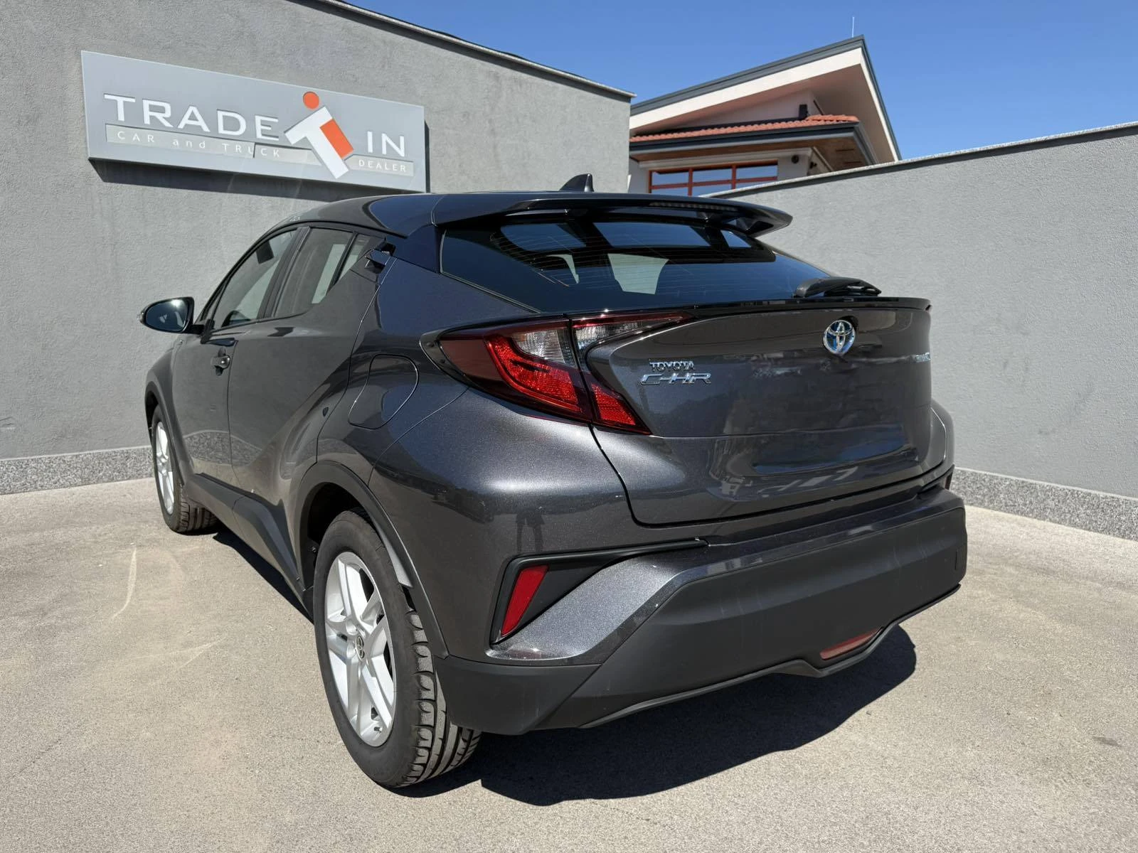 Toyota C-HR FACELIFT 1.8 HYBRID e-CVT - изображение 6