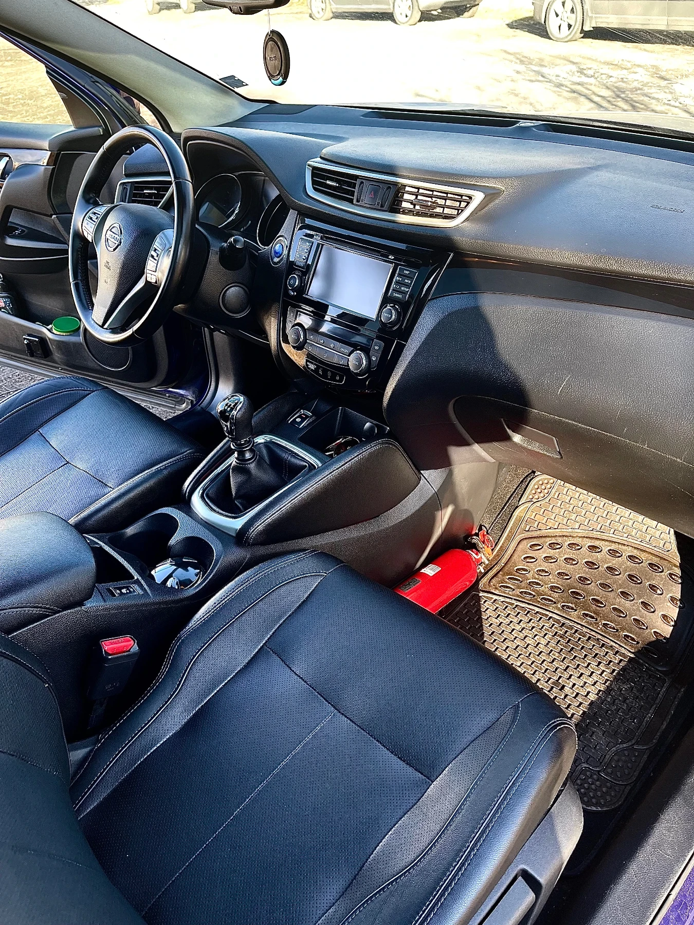 Nissan Qashqai 1.2 92000км Tekna Full extracts Отличен!, снимка 14 - Автомобили и джипове - 53924118