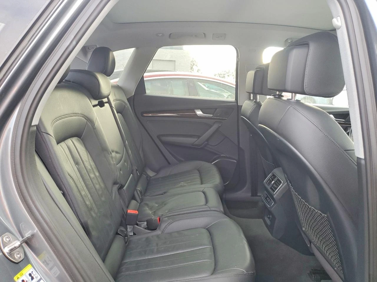 Audi Q5 2.0l Premium, снимка 10 - Автомобили и джипове - 54322979