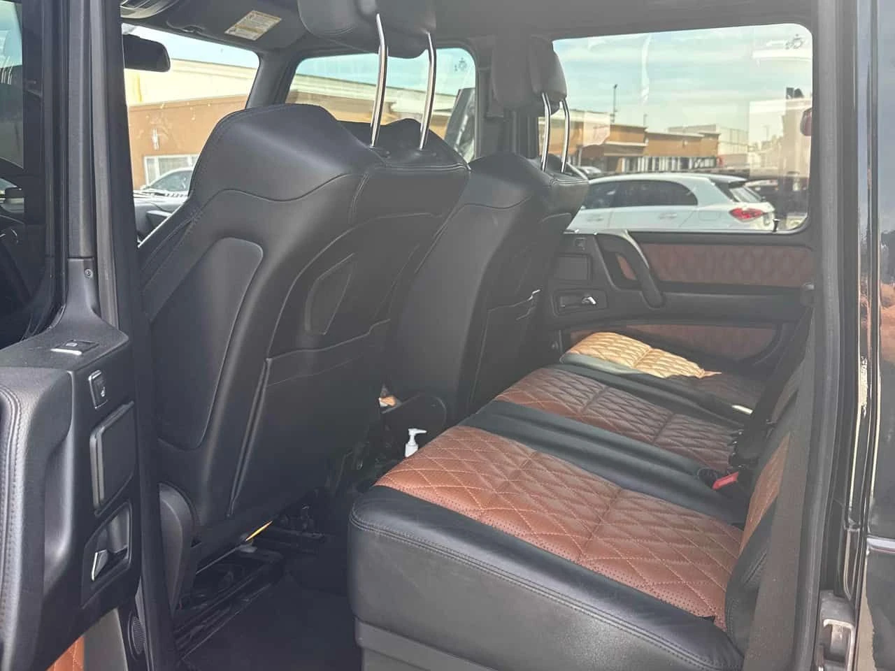 Mercedes-Benz G 63 AMG * CARFAX * АВТОКРЕДИТ БЕЗ ПЪРВОНАЧАЛНА ВНОСКА, снимка 10 - Автомобили и джипове - 54684156