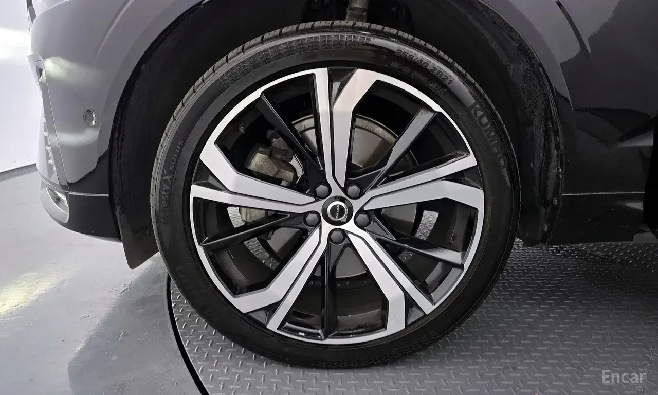 Volvo XC60 * B6 | R-Design | 4x4 | PILOT ASSIST | HUD | 360 К, снимка 14 - Автомобили и джипове - 55155595