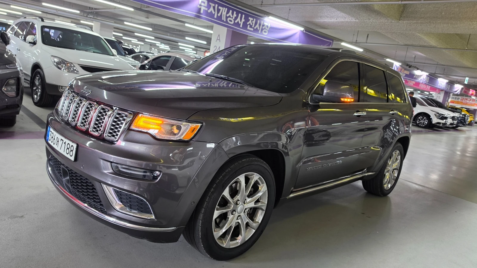 Jeep Grand cherokee 3.6 SUMMIT* FULL* КРАЙНА ЦЕНА ДО БЪЛГАРИЯ* , снимка 3 - Автомобили и джипове - 55174010
