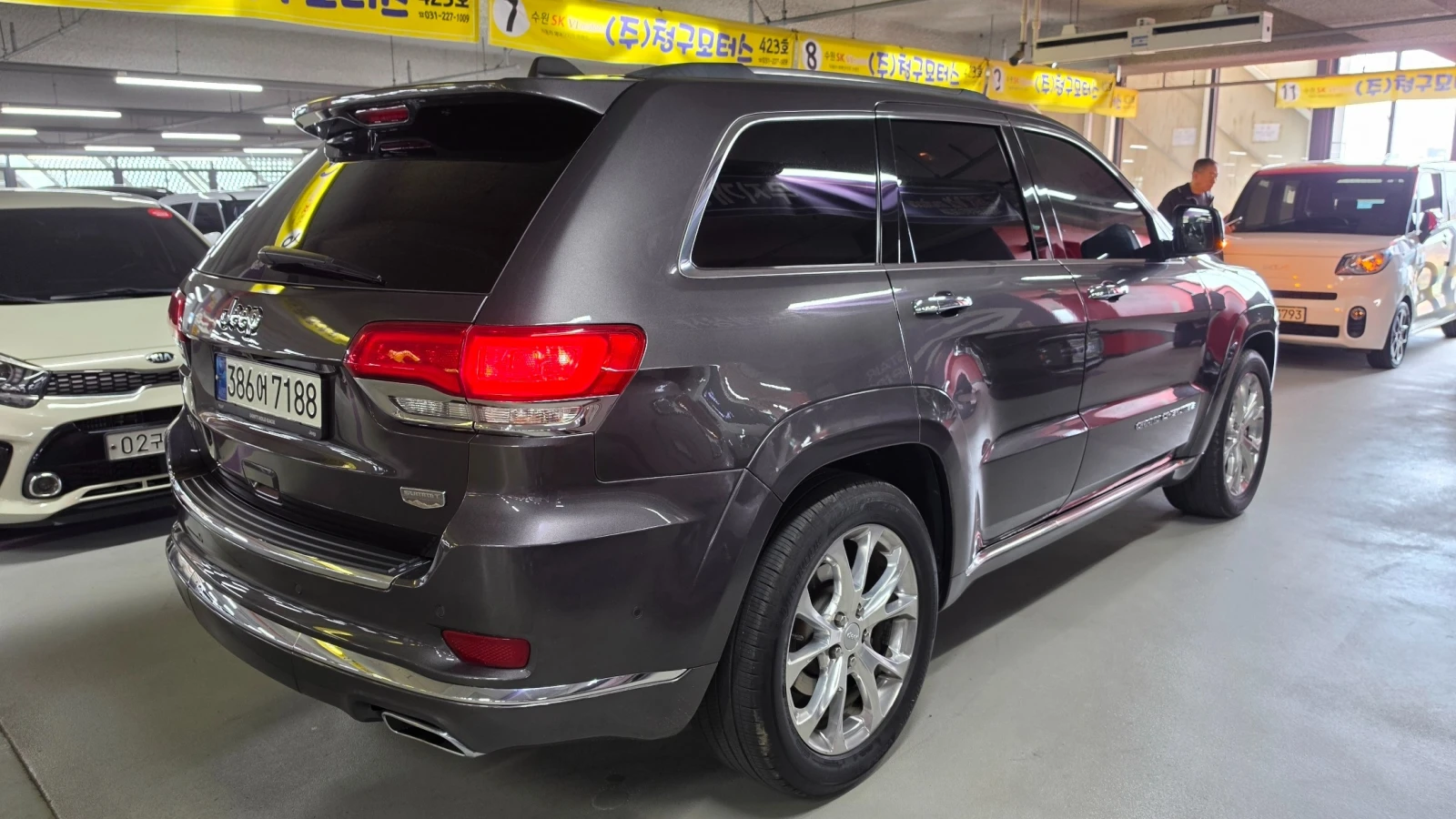 Jeep Grand cherokee 3.6 SUMMIT* FULL* КРАЙНА ЦЕНА ДО БЪЛГАРИЯ* , снимка 5 - Автомобили и джипове - 55174010