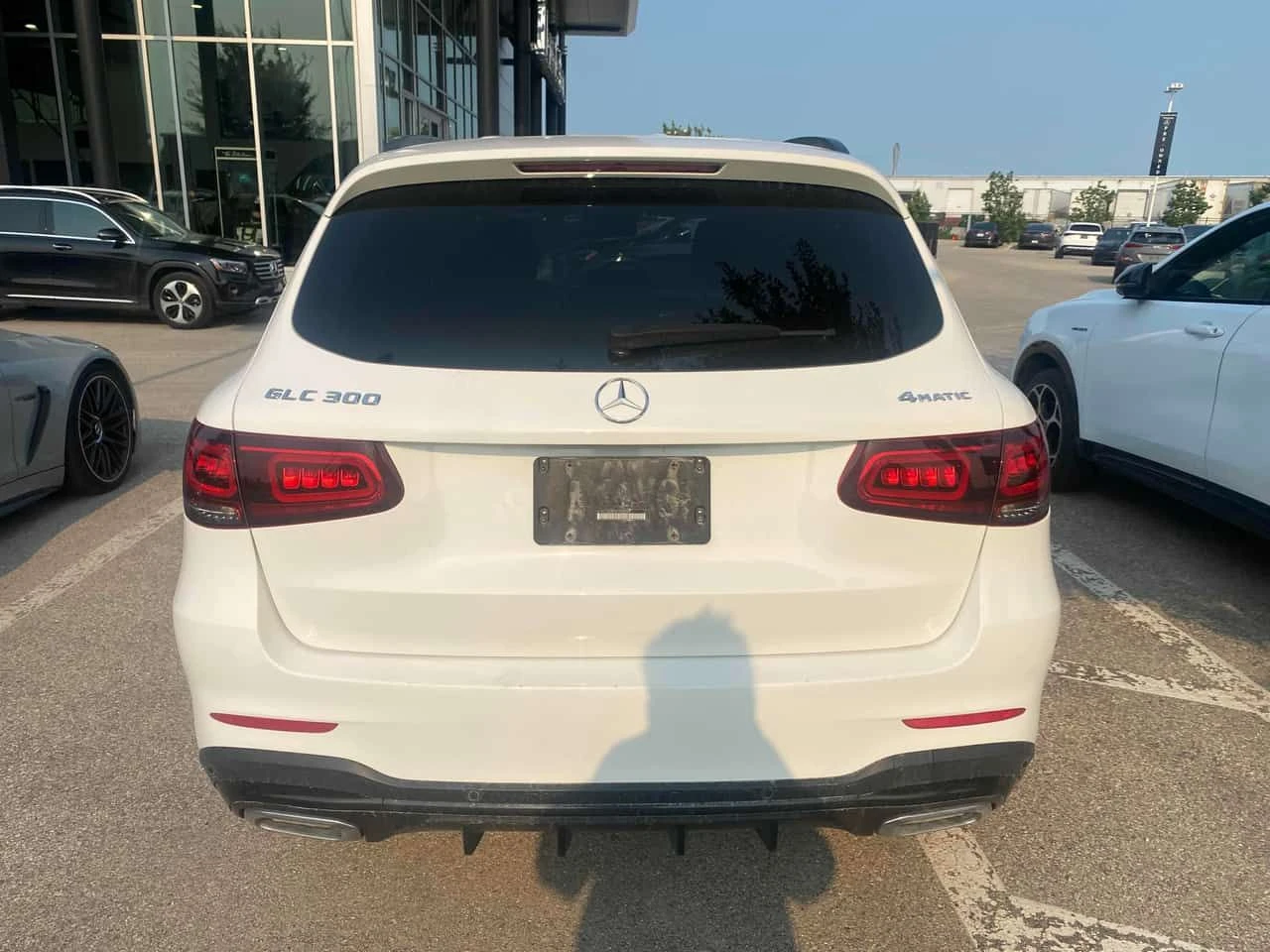 Mercedes-Benz GLC 300  * CARFAX * БЕЗ ПЪРВОНАЧАЛНА ВНОСКА, снимка 4 - Автомобили и джипове - 55422535