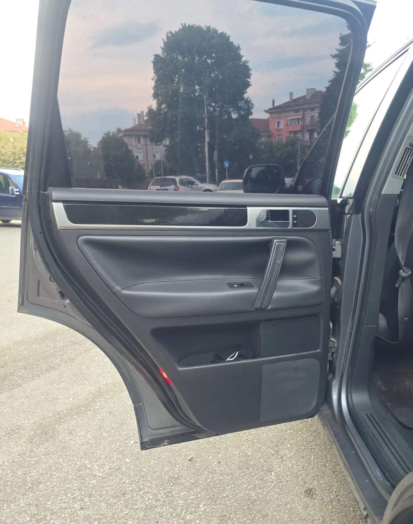 VW Touareg 3.2, снимка 14 - Автомобили и джипове - 55932259