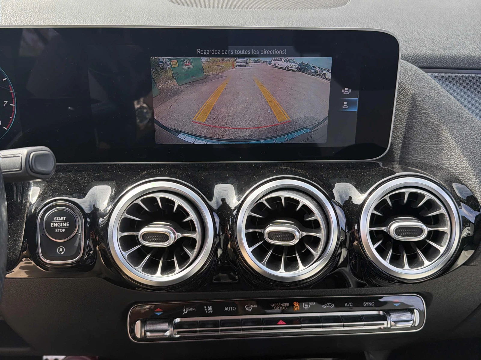 Mercedes-Benz GLA 250 Burmester / Distronic /Carfax / Автокредит, снимка 9 - Автомобили и джипове - 56224811