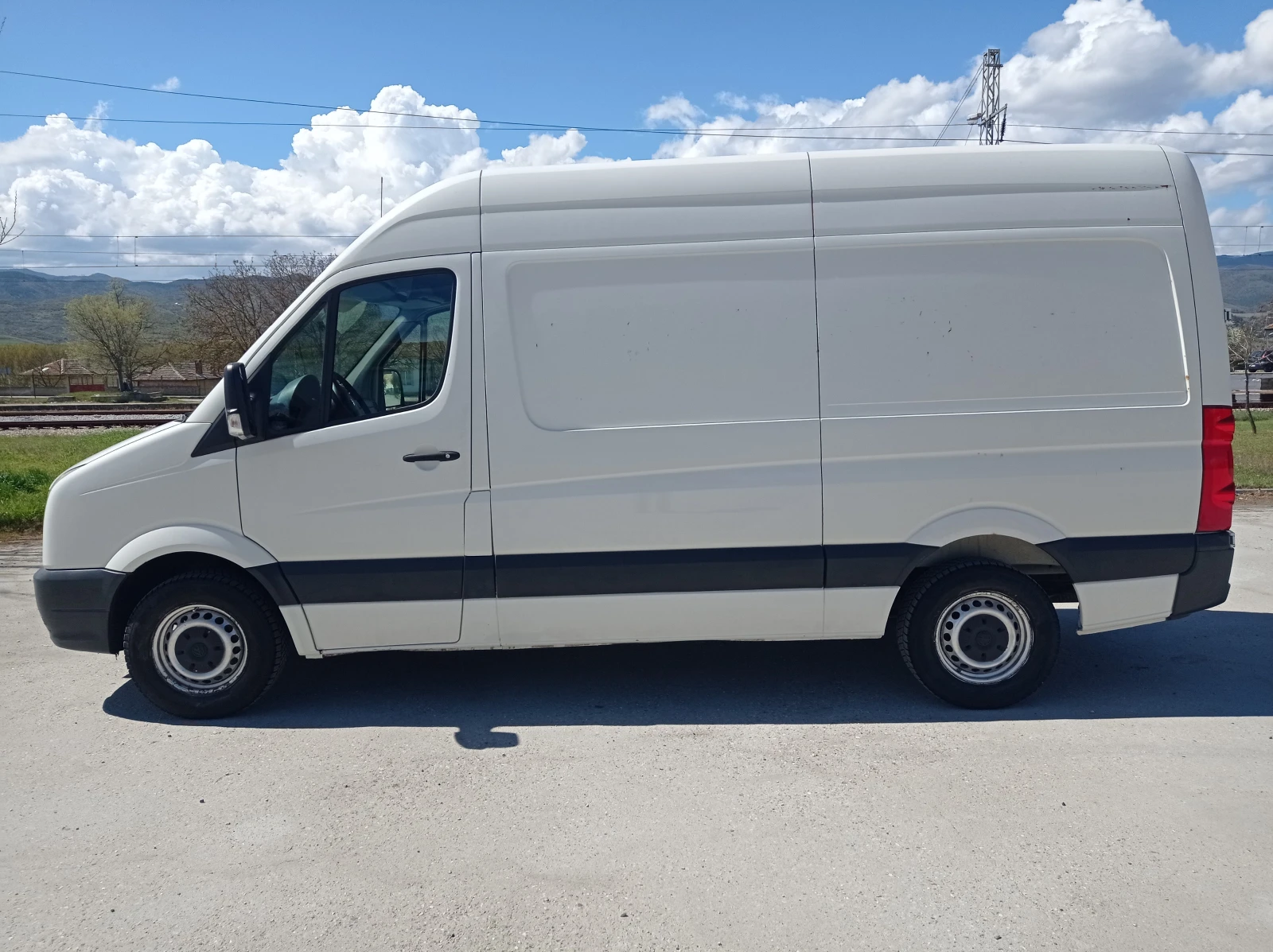 VW Crafter 2.5TDI Напълно обслужен!!!, снимка 3 - Бусове и автобуси - 54089662