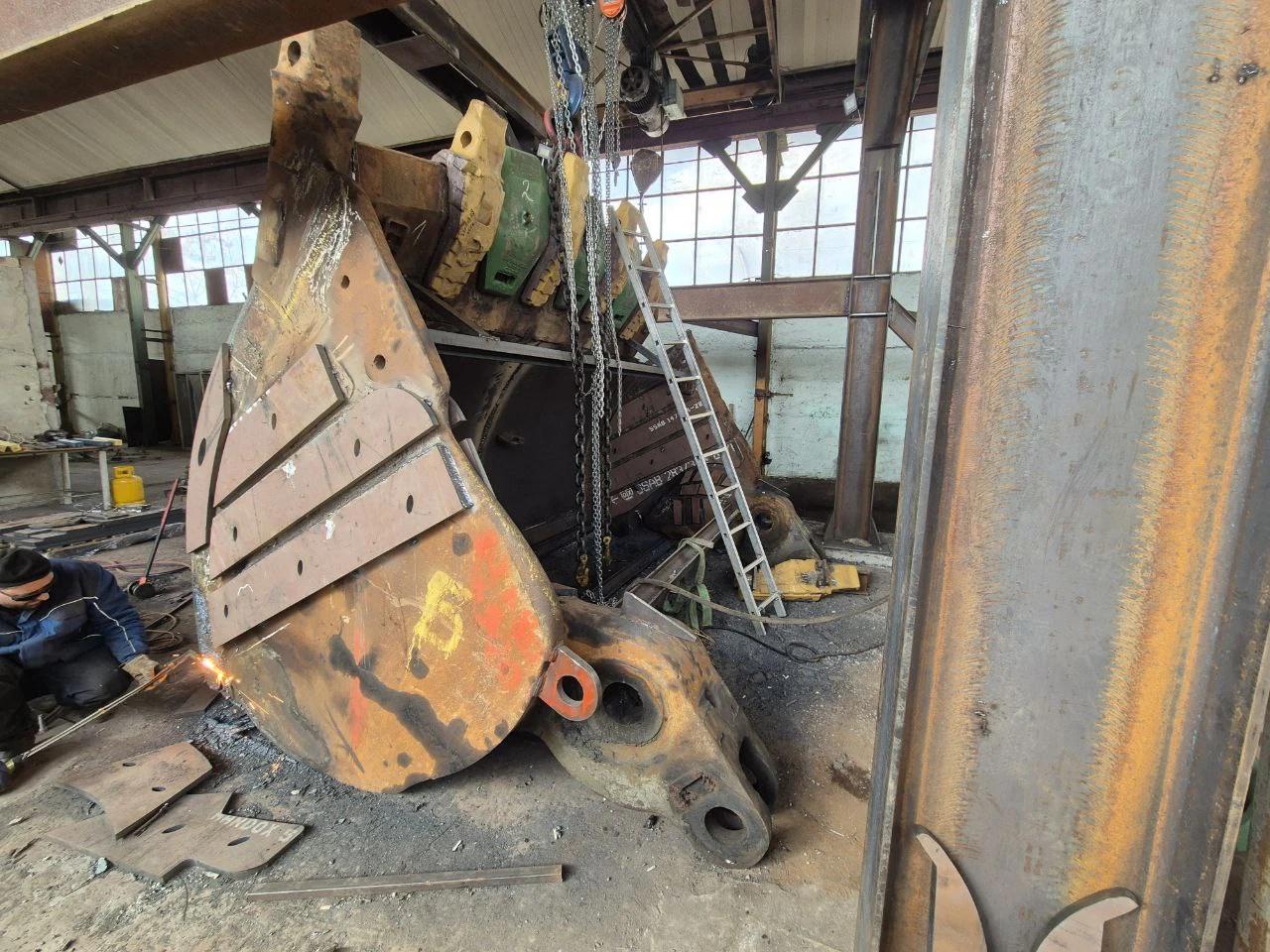 Допълнително оборудване Друг вид РЕМОНТ НА КОФИ ЗА БАГЕРИ ДО 250 ТОНА - изображение 10