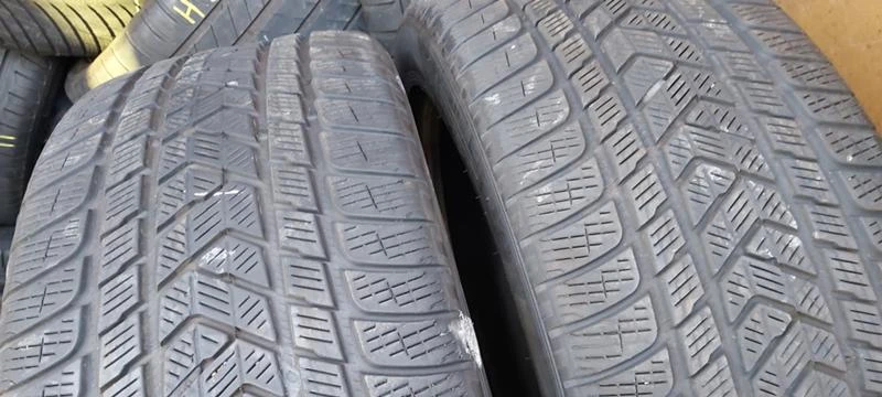 Гуми Зимни 275/45R21, снимка 2 - Гуми и джанти - 31152040