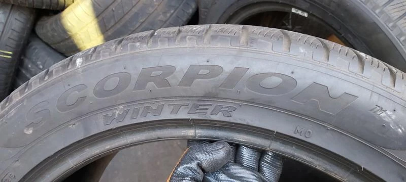 Гуми Зимни 275/45R21, снимка 6 - Гуми и джанти - 31152040