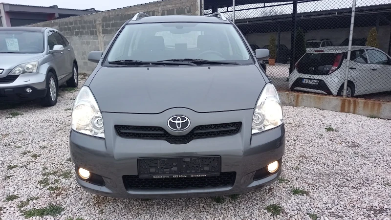 Toyota Corolla verso 2.2 136ps D4D, снимка 1 - Автомобили и джипове - 48390891