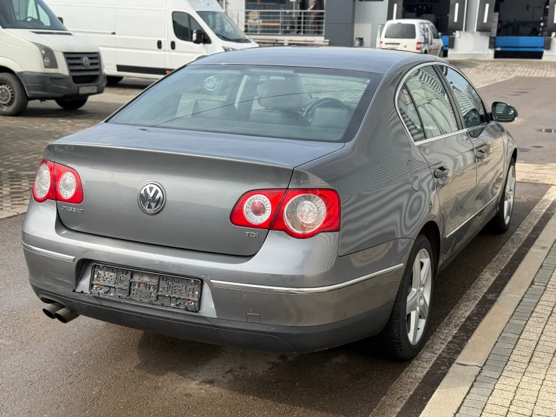 VW Passat 1, 9TDI+ 105kc+ BiXenon+ ръчка, снимка 5 - Автомобили и джипове - 49255042