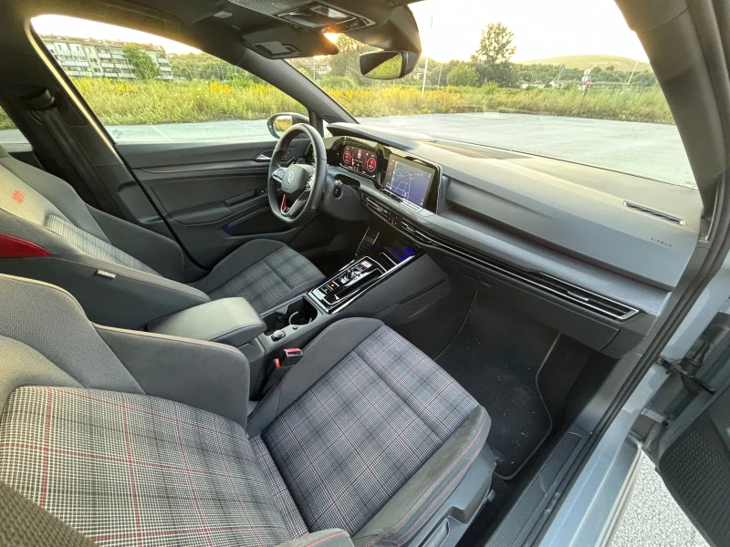 VW Golf 8 GTI , снимка 10 - Автомобили и джипове - 50786885